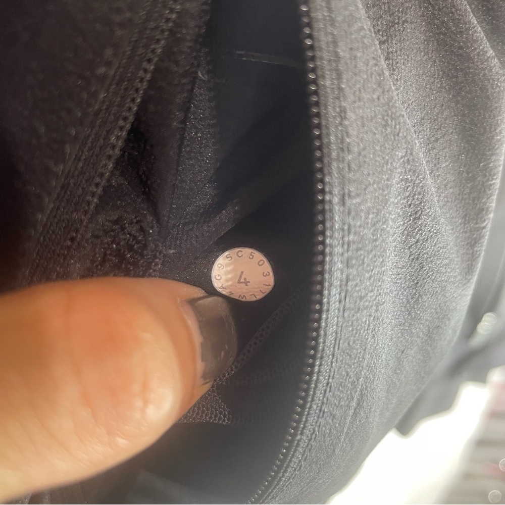 lululemon athletica on run Black Utility Jacket - Picture 2 of 9